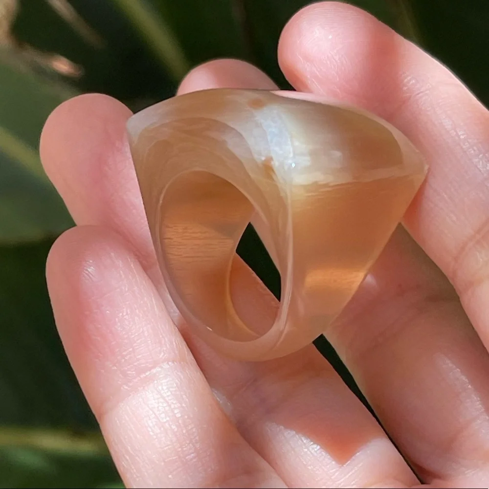 Carved natural horn ring - Picture 1 of 9